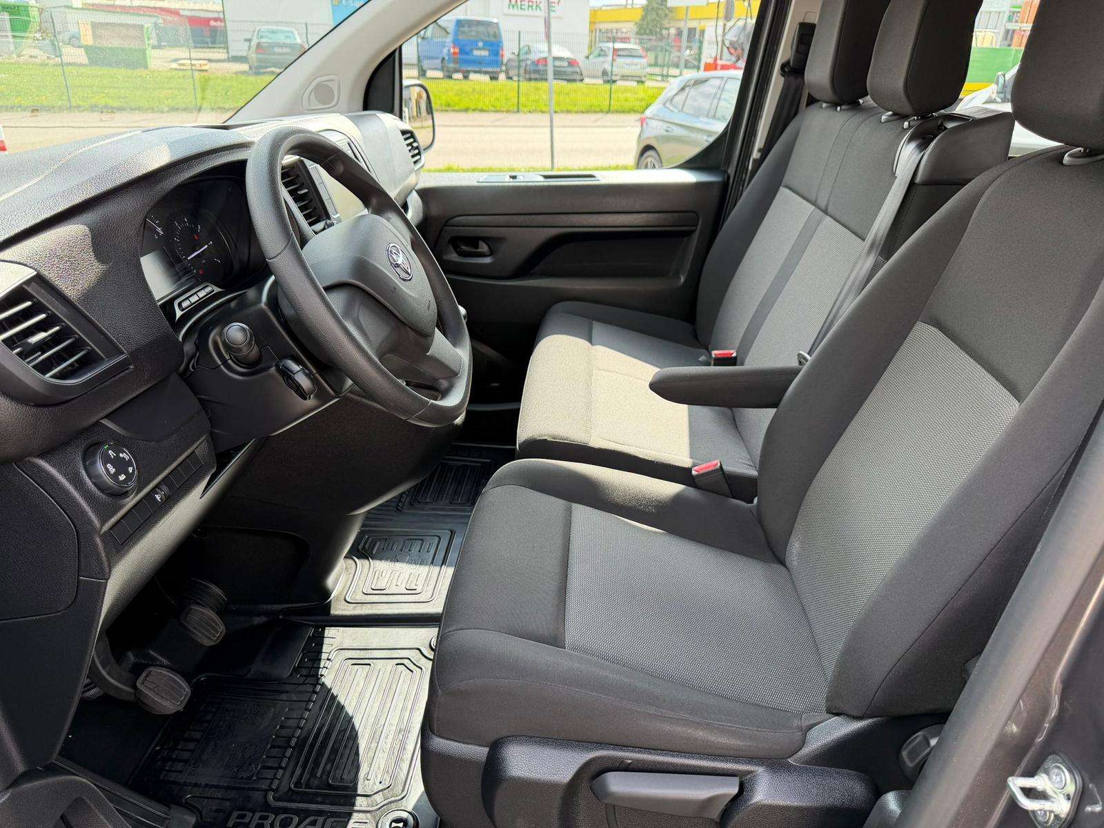 Fahrzeugbild eines Toyota Proace