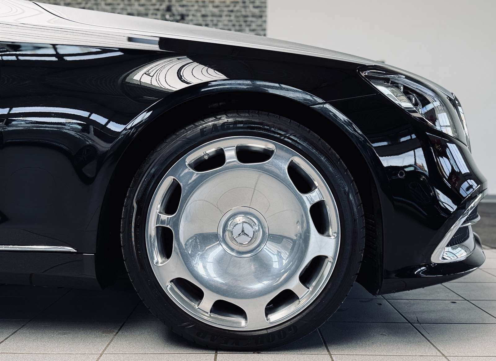 Fahrzeugbild eines Mercedes-Benz S-Klasse