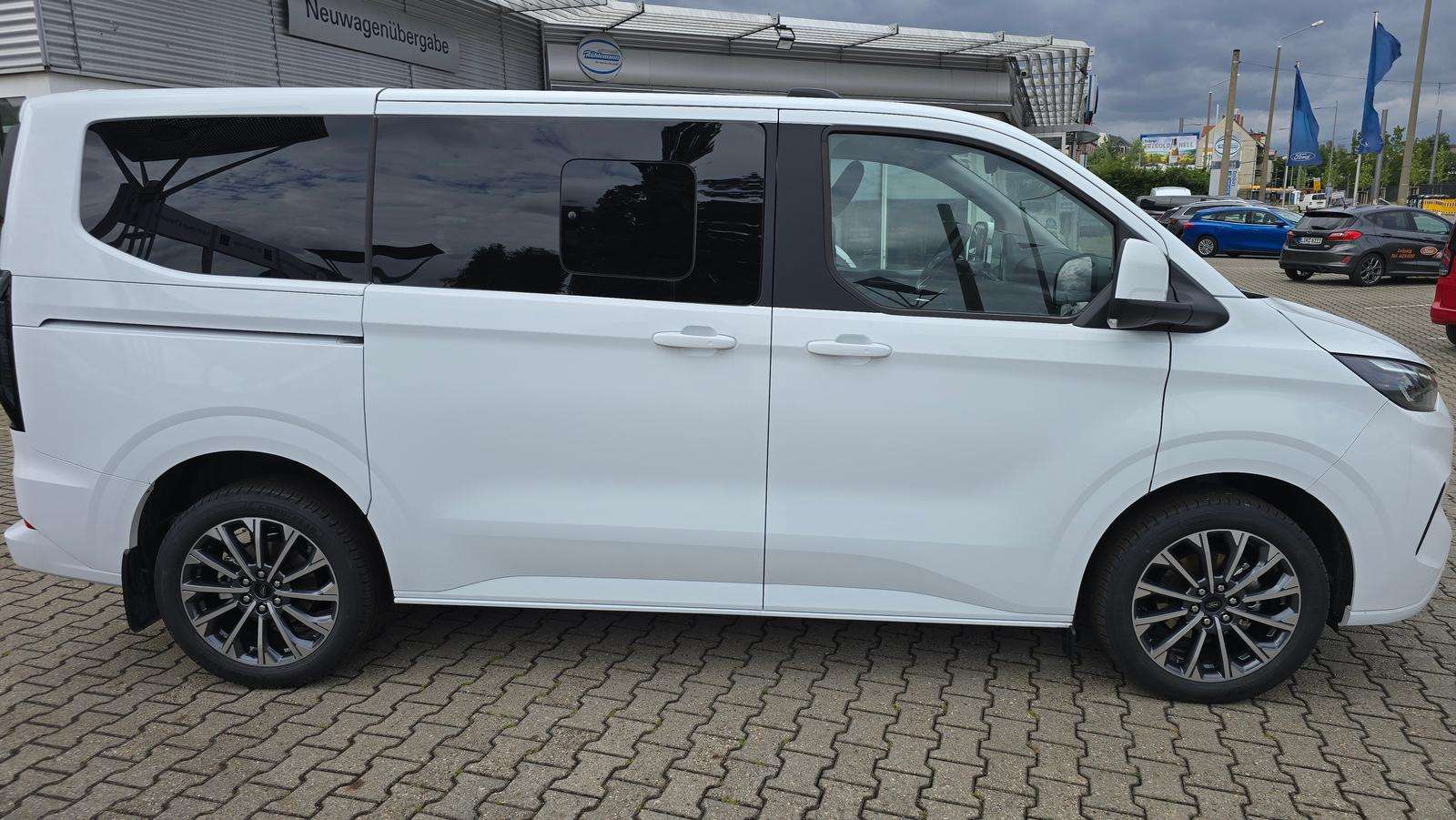 Fahrzeugbild eines Ford Tourneo Custom
