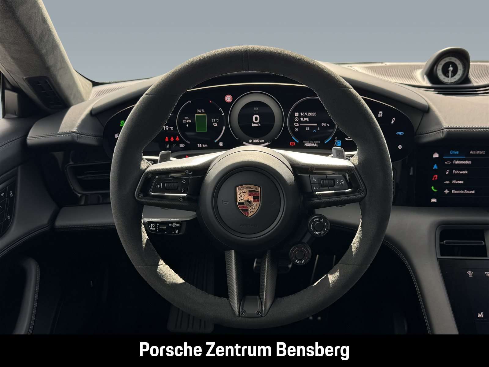 Fahrzeugbild eines Porsche Taycan