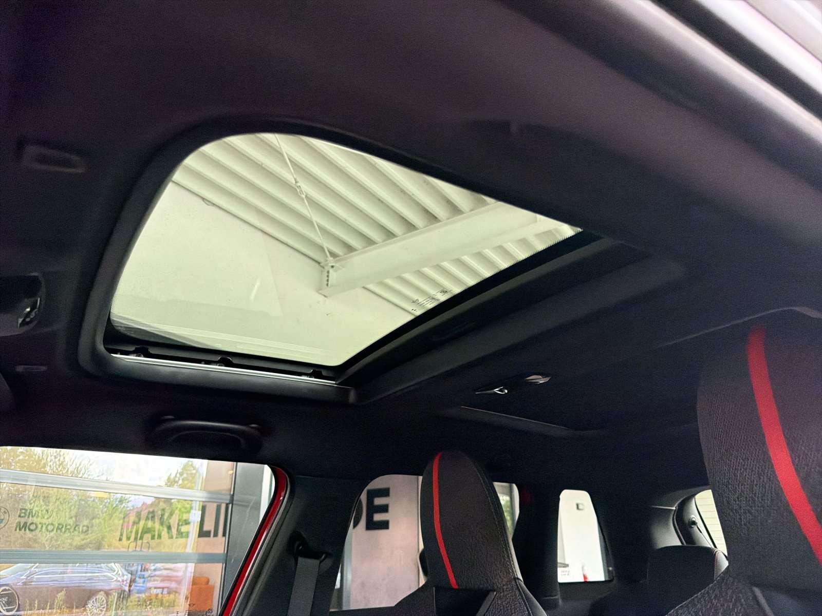 Fahrzeugbild eines MINI COOPER