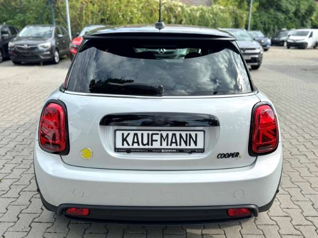 Fahrzeugbild eines MINI COOPER