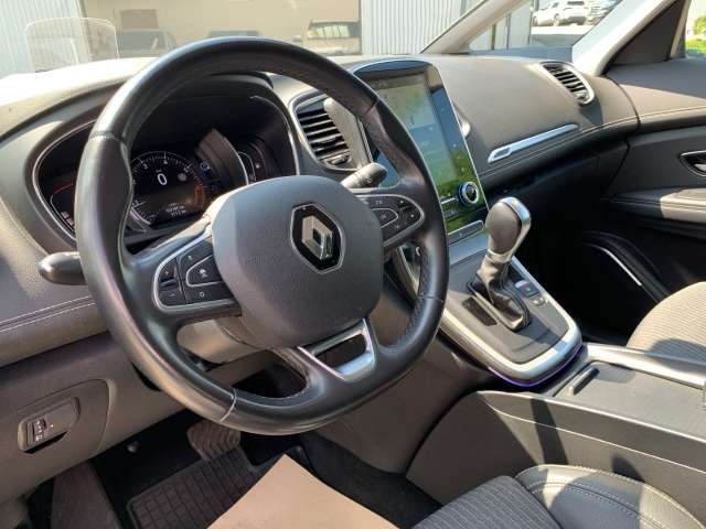 Fahrzeugbild eines Renault Grand Scénic
