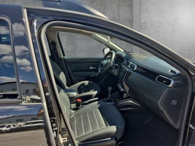 Fahrzeugbild eines Dacia Duster