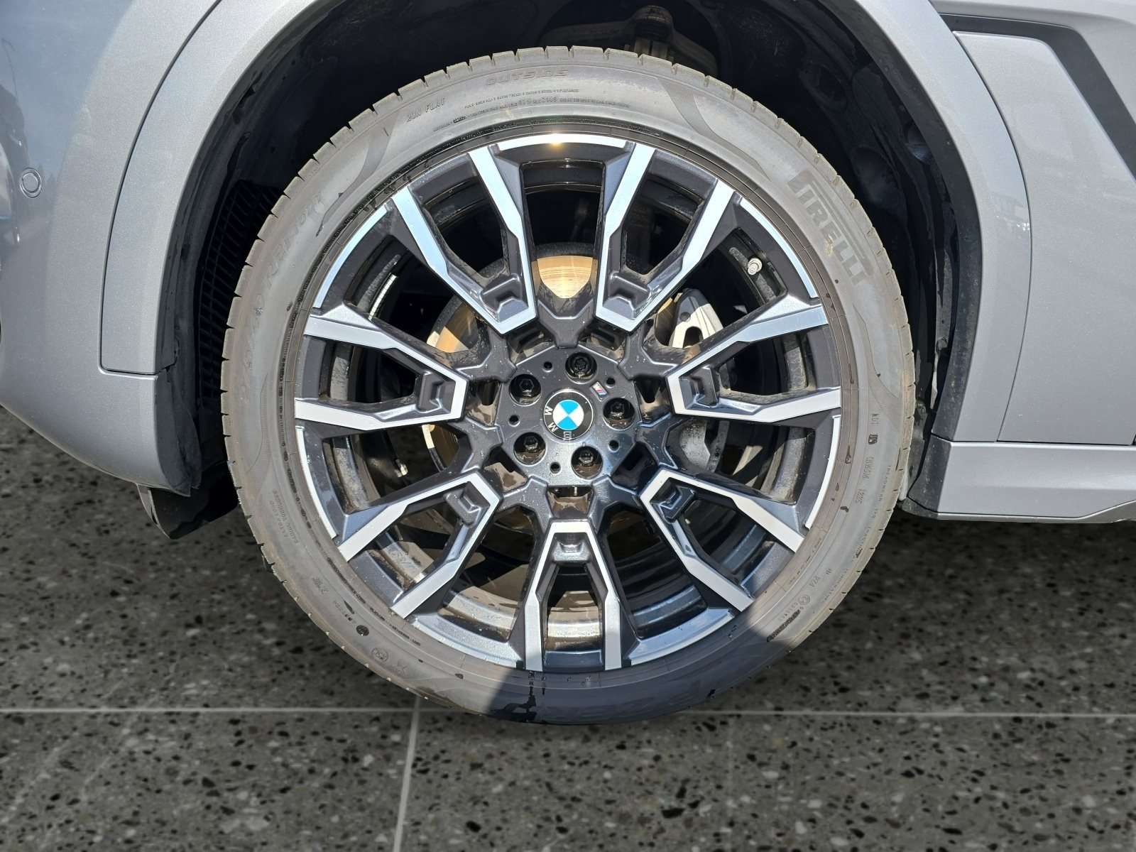 Fahrzeugbild eines BMW X6