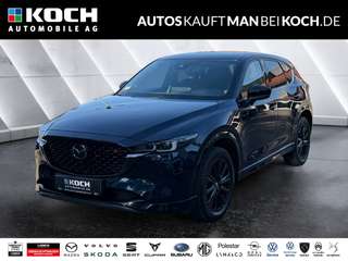 Schräge Frontansicht auf einen Mazda CX-5 , freigestellt