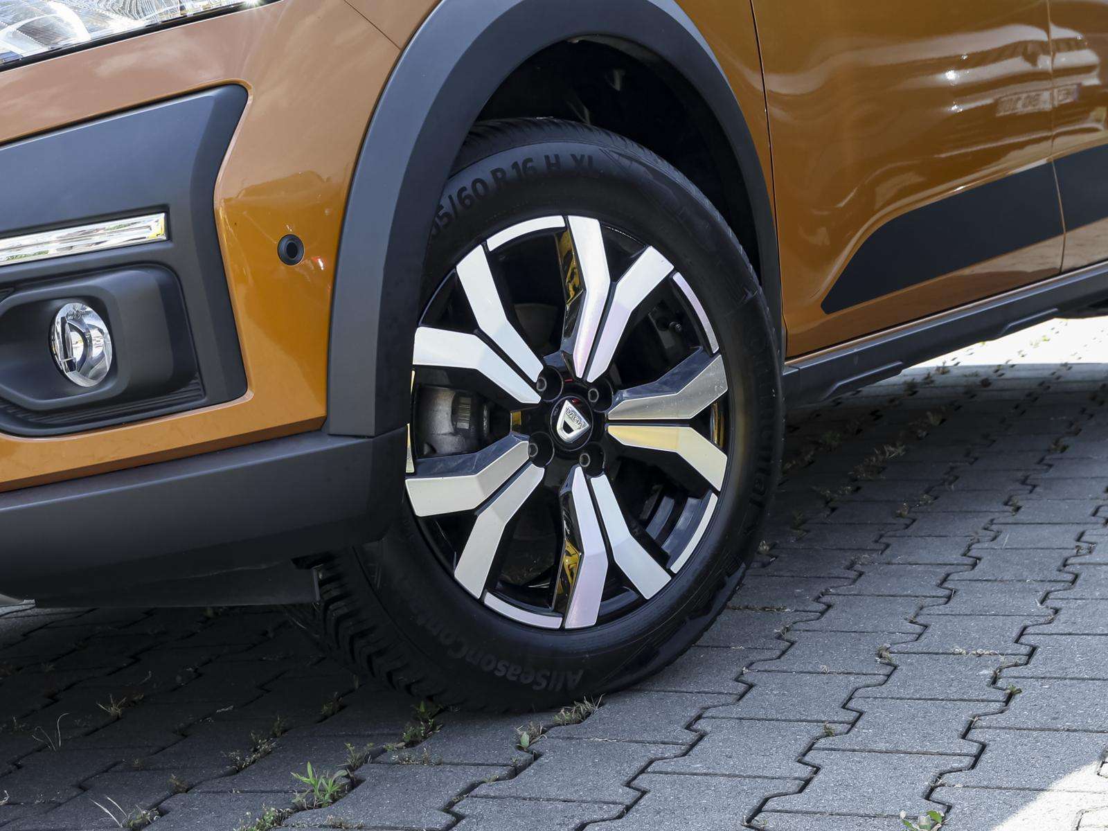 Fahrzeugbild eines Dacia Sandero