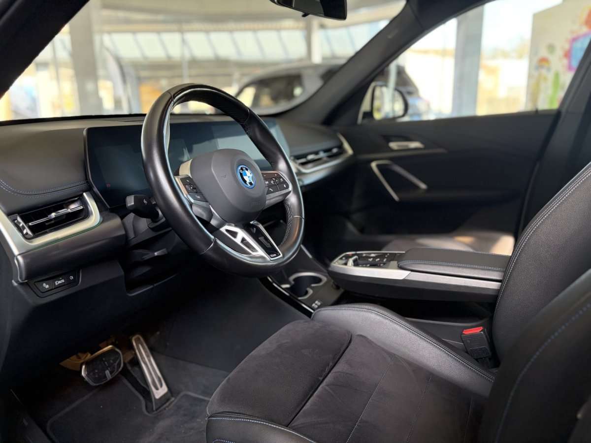 Fahrzeugbild eines BMW iX1