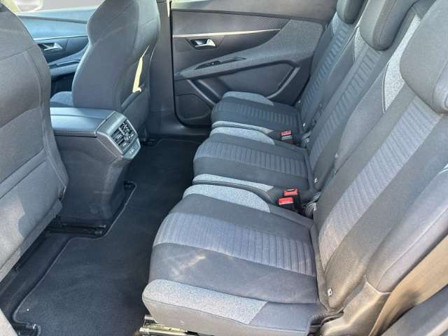 Fahrzeugbild eines Peugeot 5008