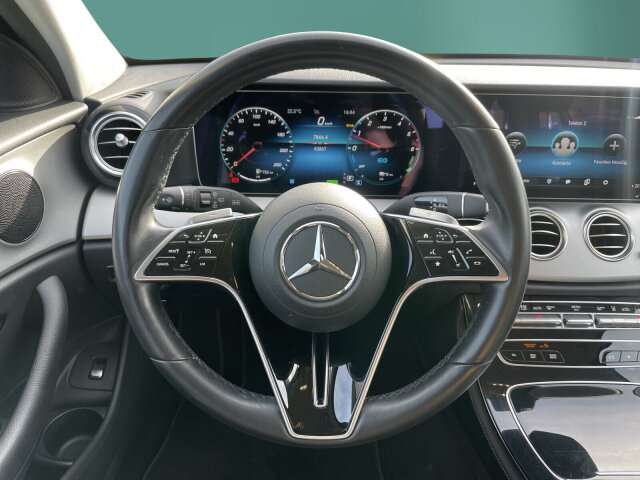 Fahrzeugbild eines Mercedes-Benz E-Klasse