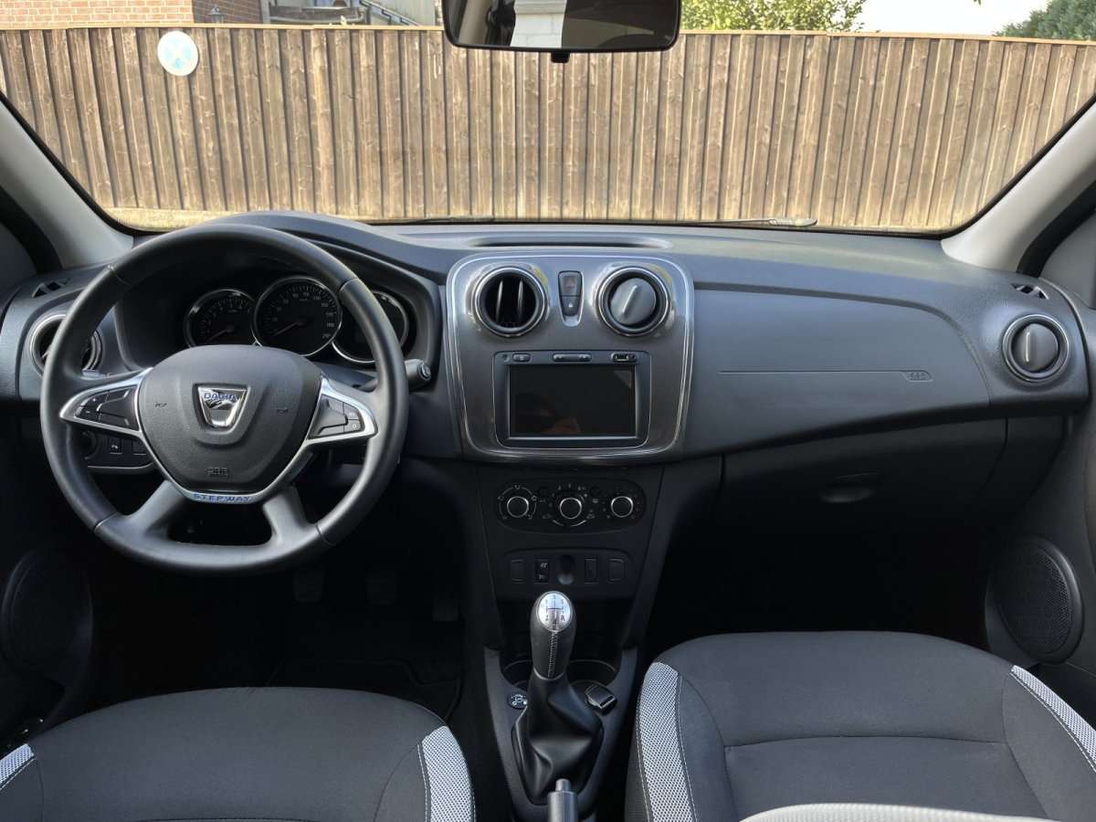 Fahrzeugbild eines Dacia Sandero
