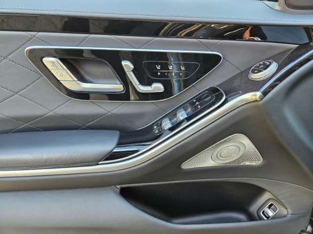 Fahrzeugbild eines Mercedes-Benz S-Klasse