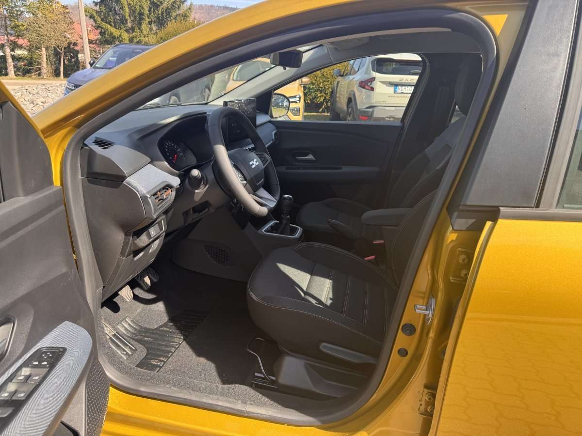 Fahrzeugbild eines Dacia Sandero