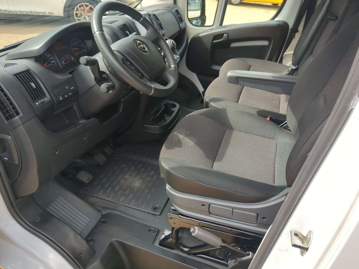 Fahrzeugbild eines Opel Movano