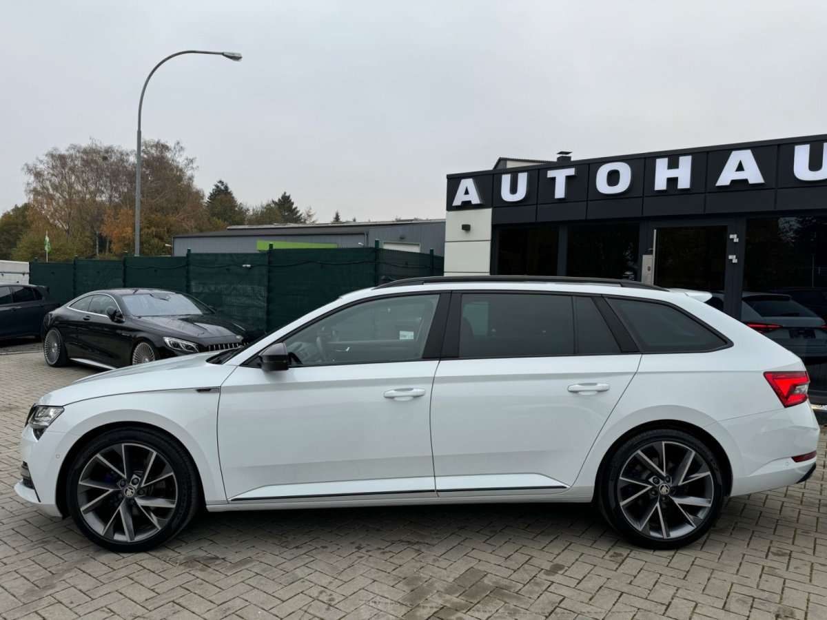 Fahrzeugbild eines Skoda Superb