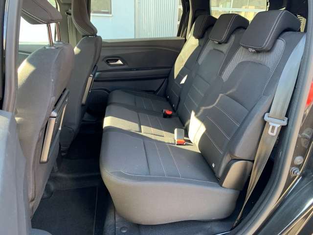 Fahrzeugbild eines Dacia Jogger