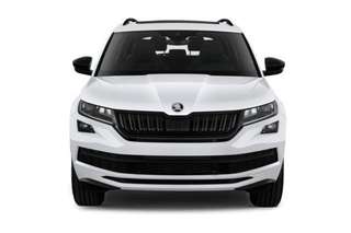 Schräge Frontansicht auf einen Skoda Kodiaq , freigestellt