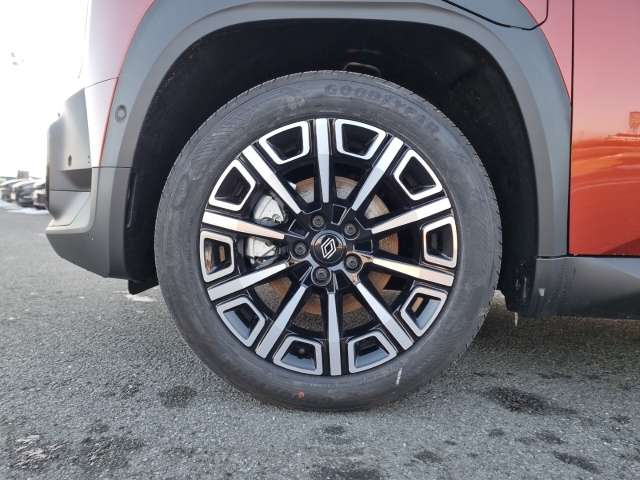 Fahrzeugbild eines Renault 4 E-TECH