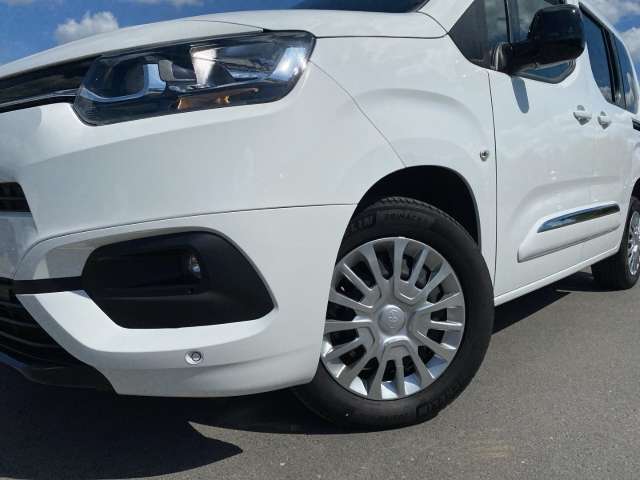 Fahrzeugbild eines Toyota Proace City