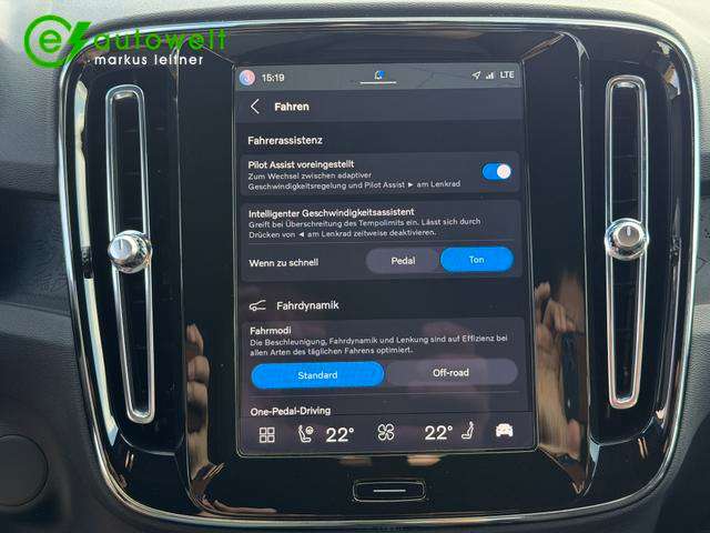 Fahrzeugbild eines Volvo XC40