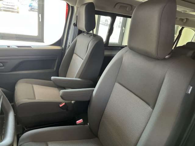 Fahrzeugbild eines Opel Vivaro