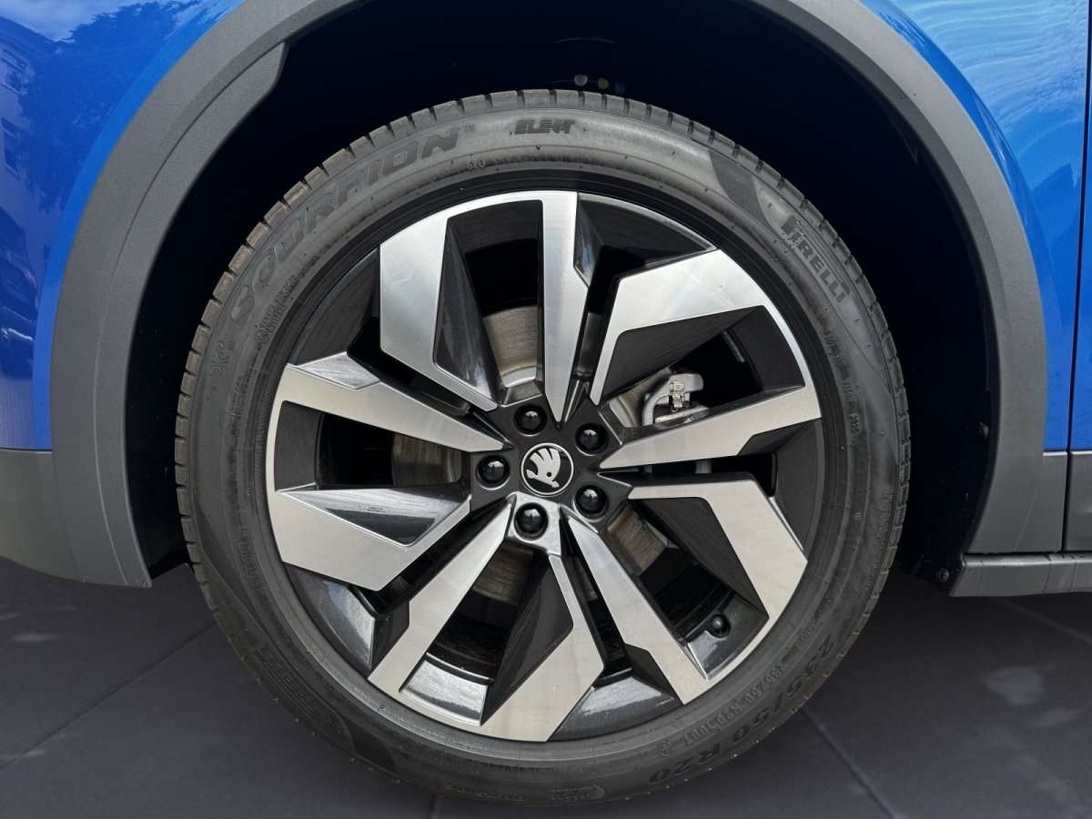 Fahrzeugbild eines Skoda ELROQ