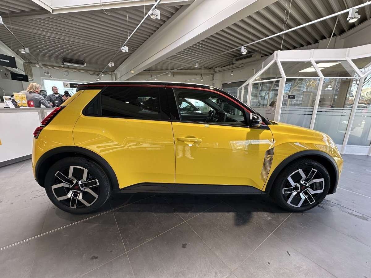 Fahrzeugbild eines Renault 5 E-TECH