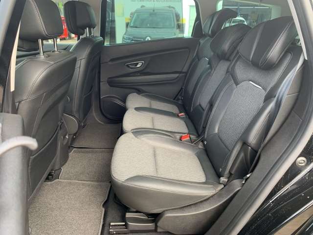 Fahrzeugbild eines Renault Grand Scénic