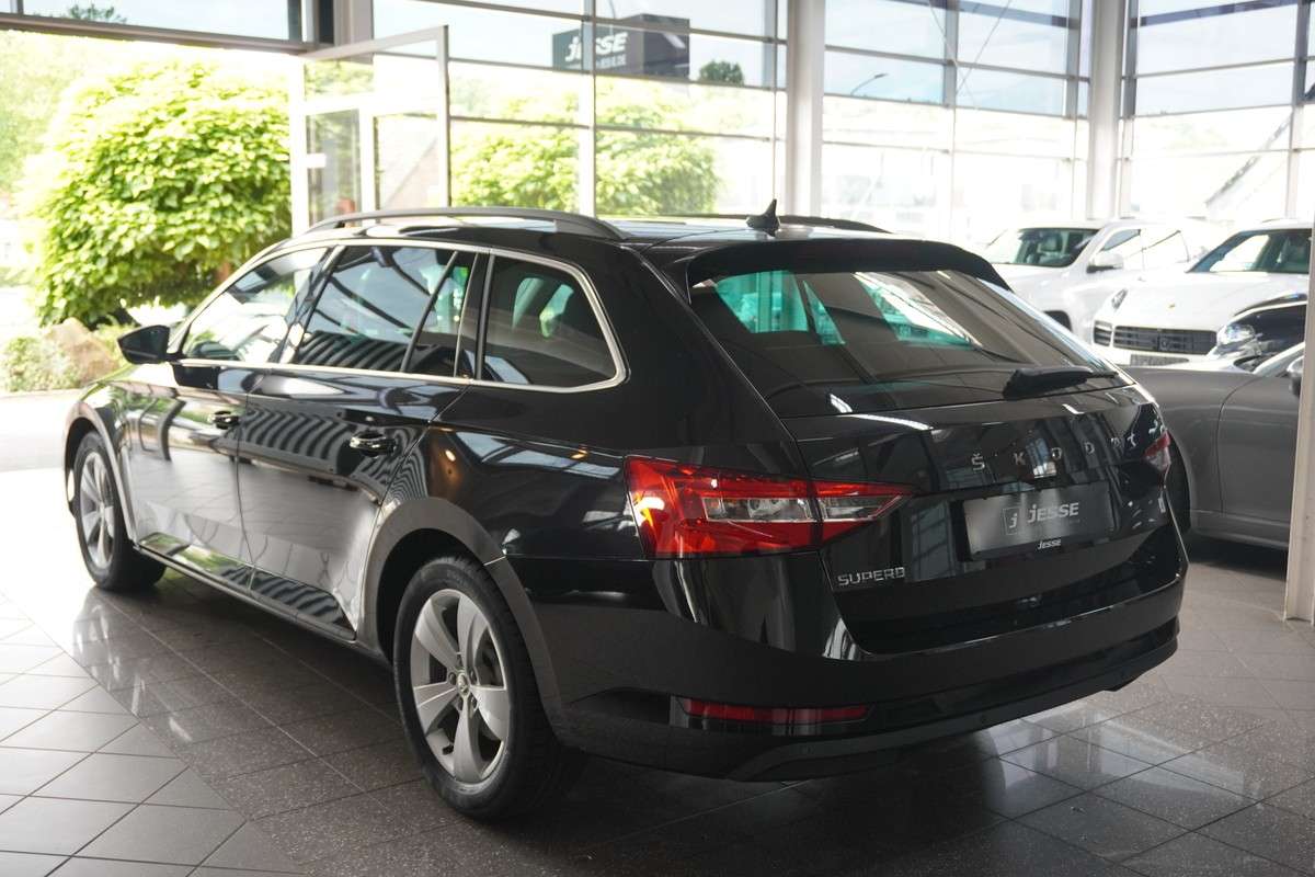 Fahrzeugbild eines Skoda Superb