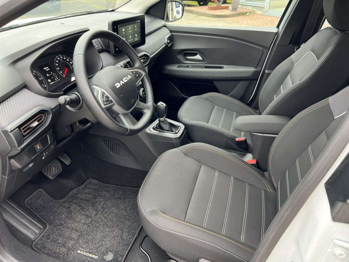 Fahrzeugbild eines Dacia Sandero
