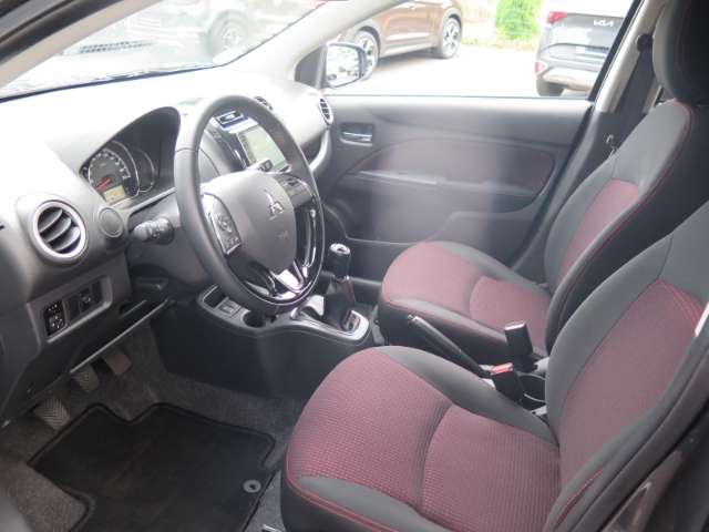 Fahrzeugbild eines Mitsubishi Space Star