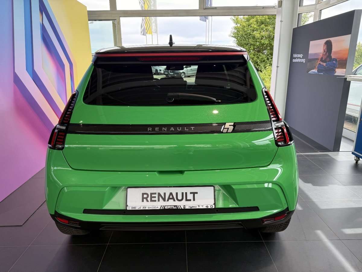 Fahrzeugbild eines Renault 5 E-TECH