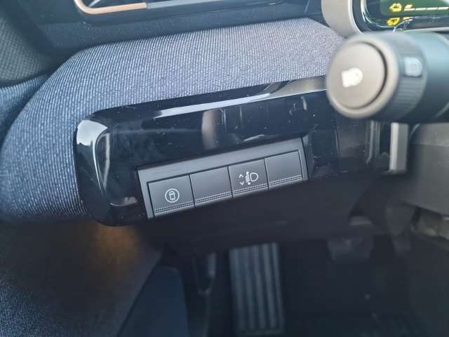 Fahrzeugbild eines Renault 4 E-TECH