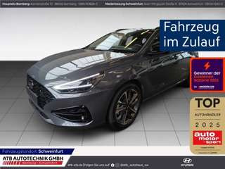 Schräge Frontansicht auf einen Hyundai i30 , freigestellt