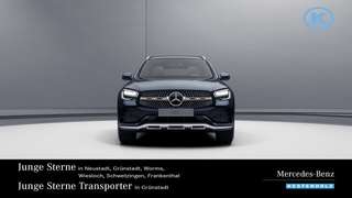 Schräge Frontansicht auf einen Mercedes-Benz GLC , freigestellt