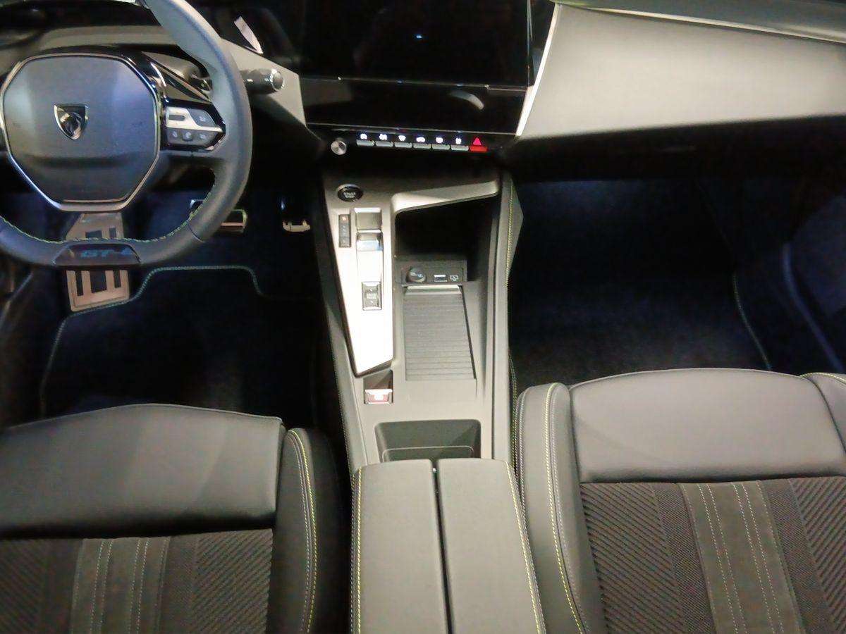 Fahrzeugbild eines Peugeot 408