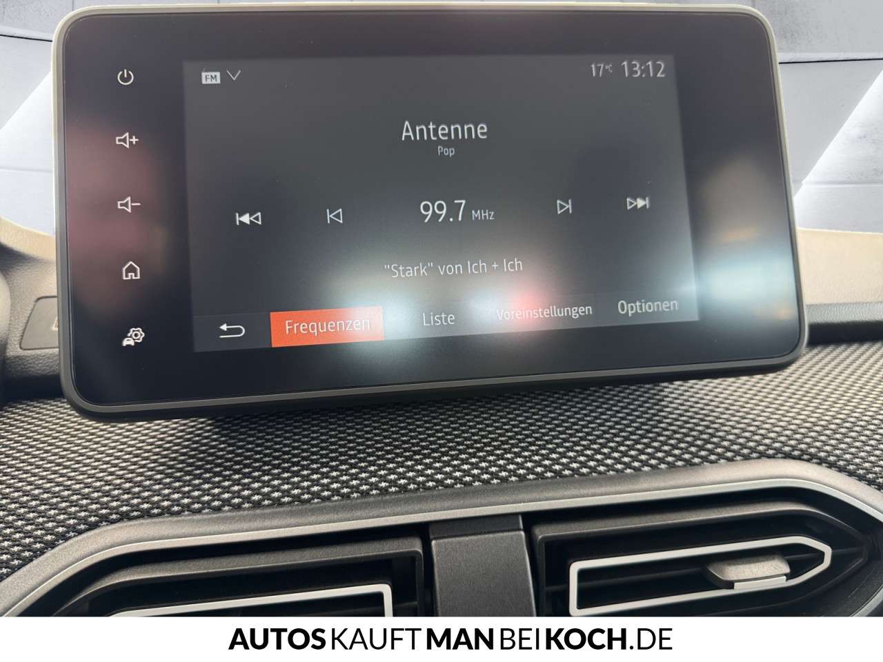 Fahrzeugbild eines Dacia Sandero