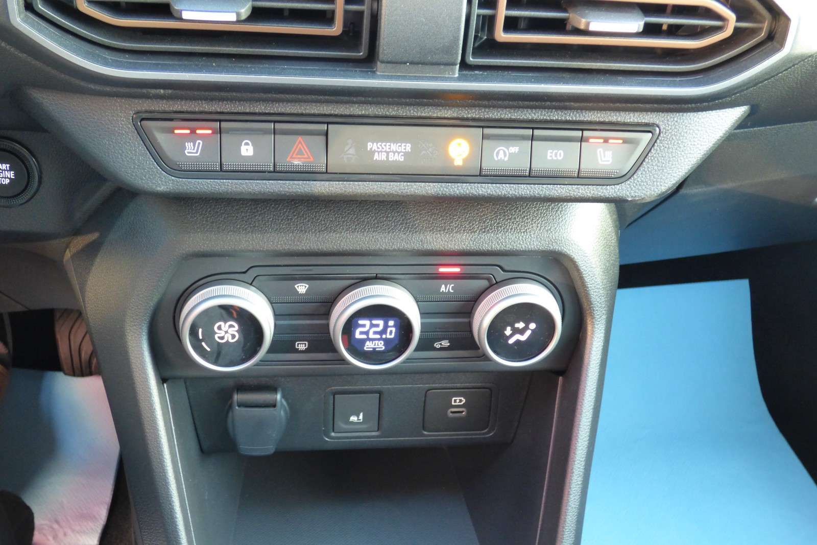 Fahrzeugbild eines Dacia Sandero