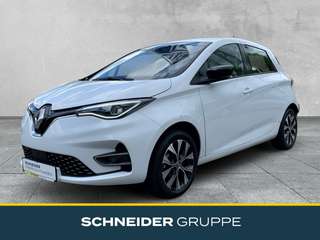 Schräge Frontansicht auf einen Renault ZOE , freigestellt