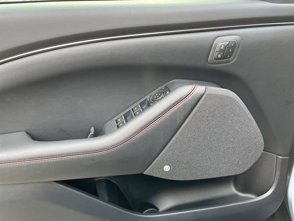 Fahrzeugbild eines Ford Mustang Mach-E