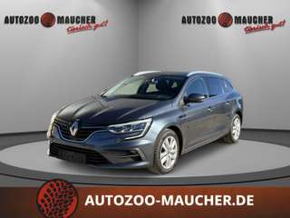 Schräge Frontansicht auf einen Renault Mégane , freigestellt