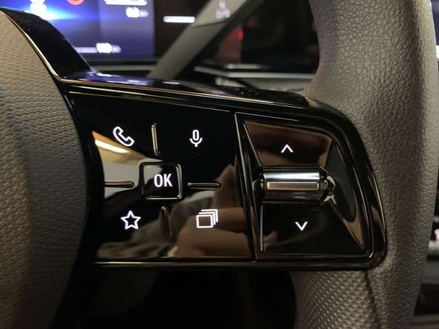 Fahrzeugbild eines Renault 4 E-TECH