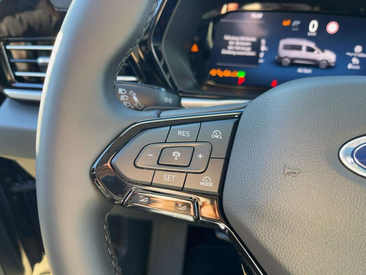 Fahrzeugbild eines Ford Grand Tourneo