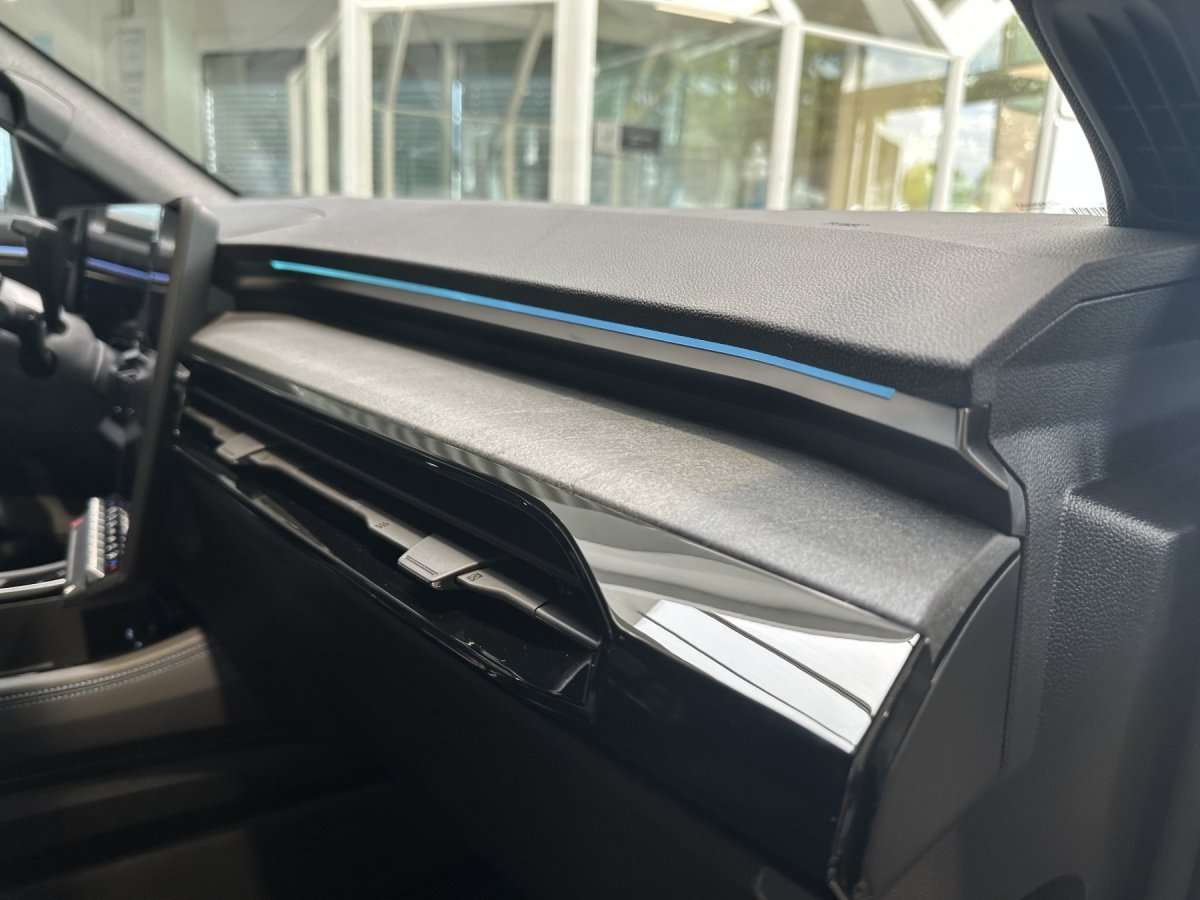 Fahrzeugbild eines Renault Rafale