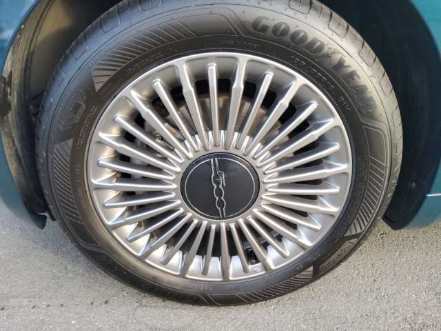 Fahrzeugbild eines Fiat 500