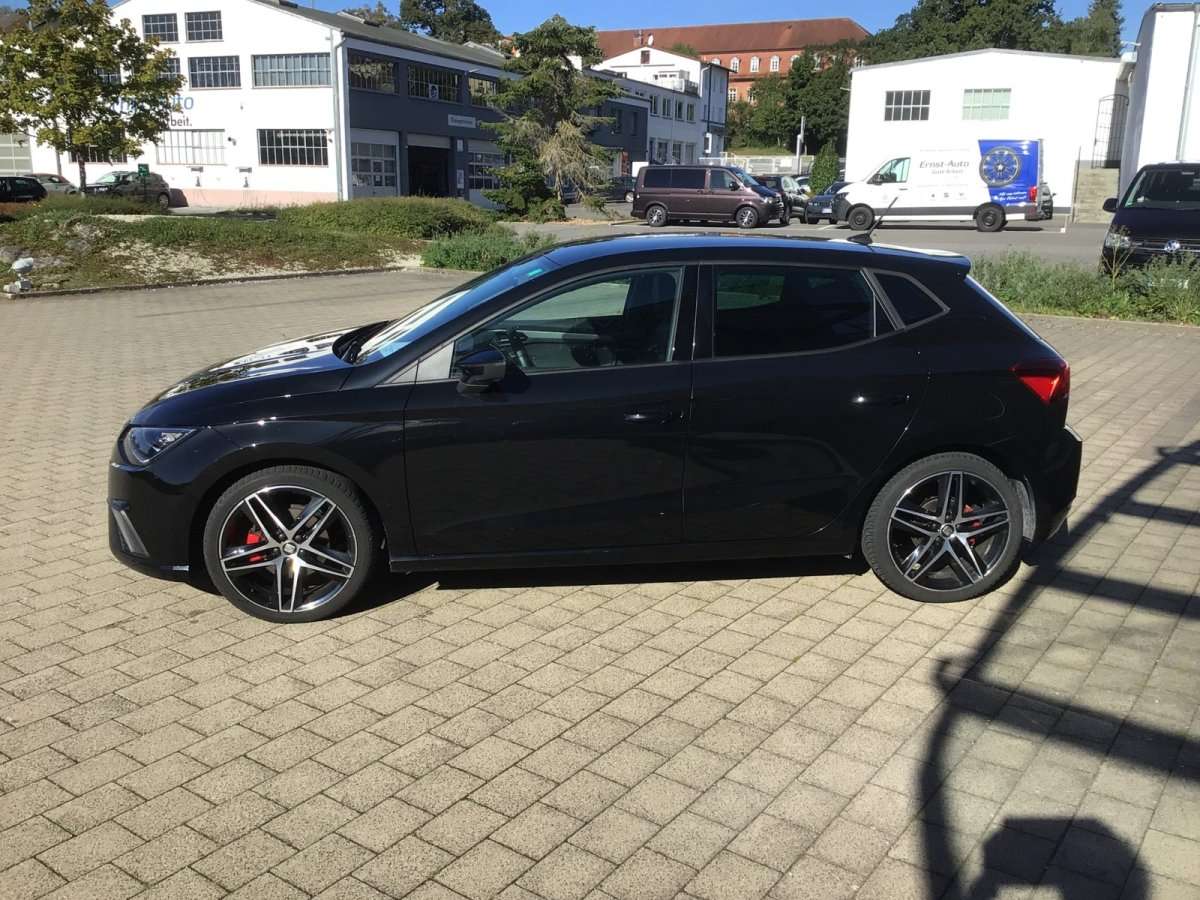 Fahrzeugbild eines SEAT Ibiza