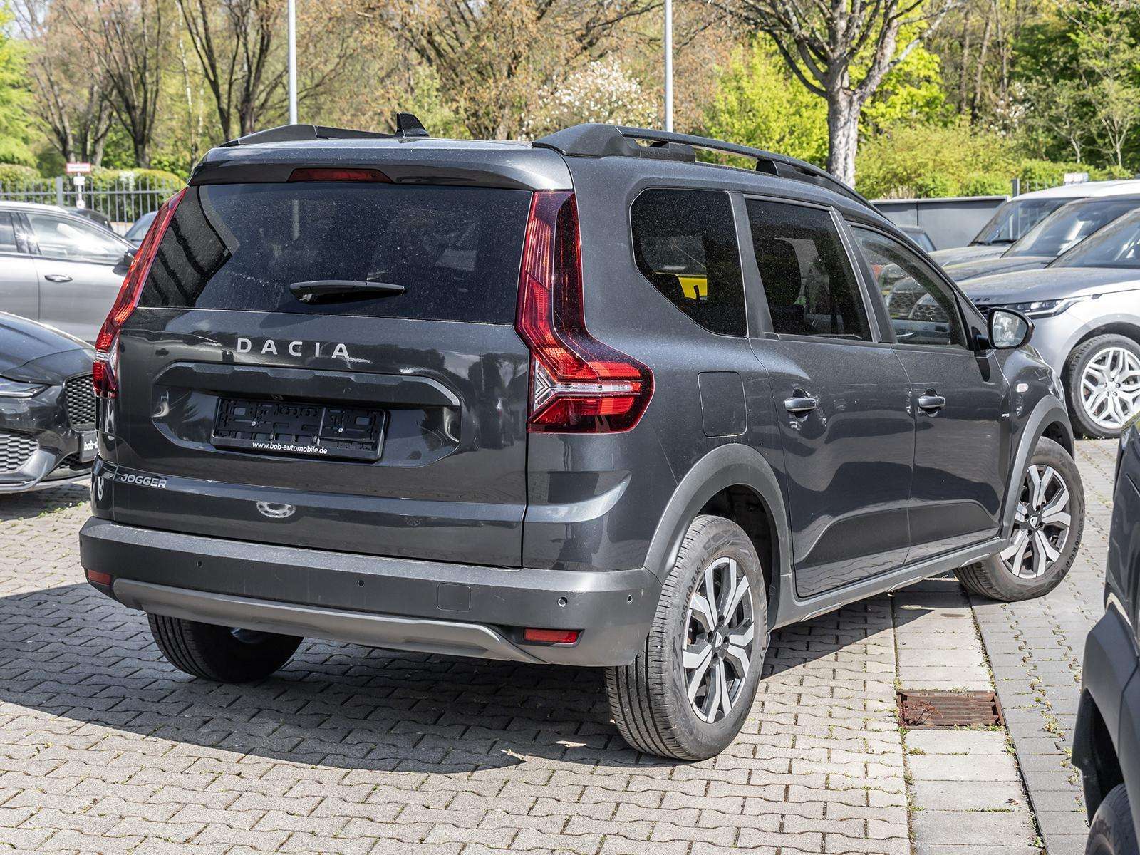 Fahrzeugbild eines Dacia Jogger