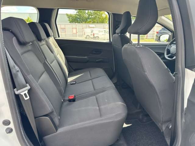 Fahrzeugbild eines Dacia Jogger
