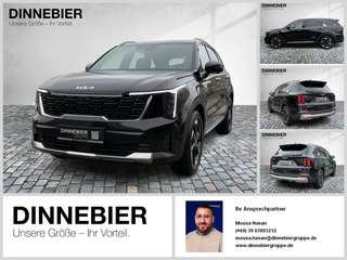 Schräge Frontansicht auf einen Kia Sorento , freigestellt