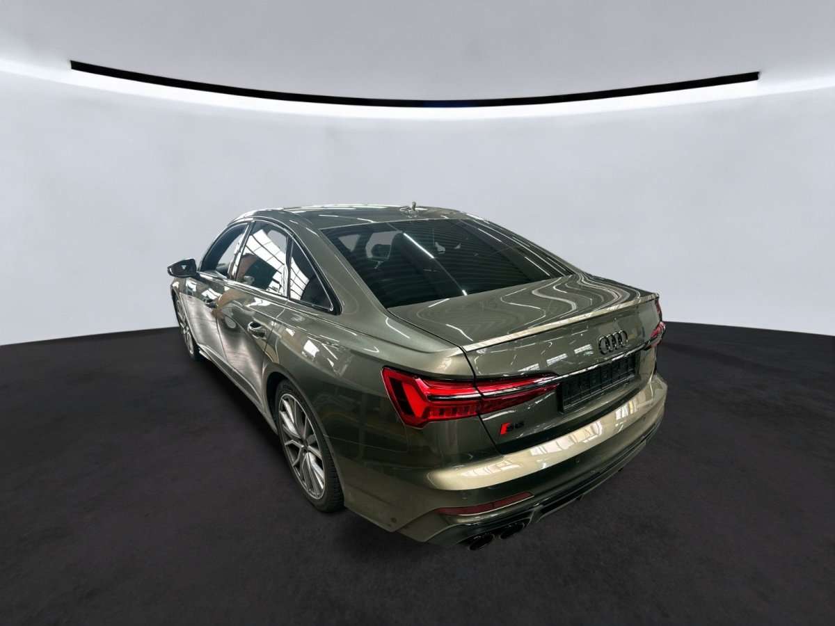 Fahrzeugbild eines Audi S6